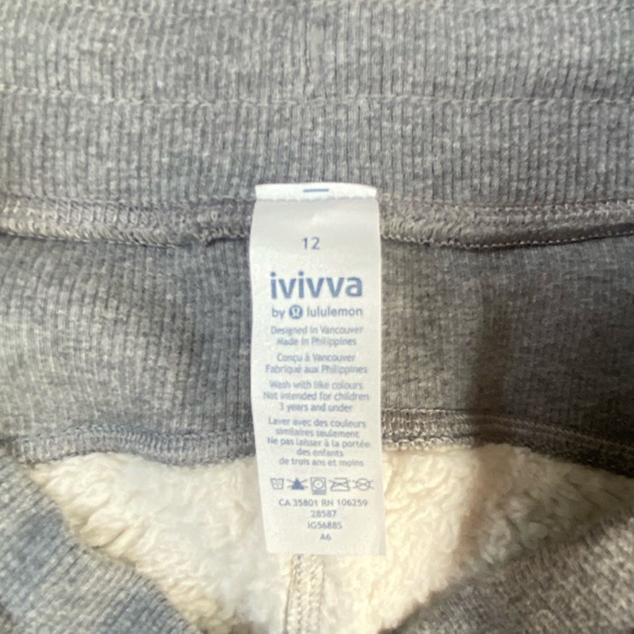 Ivivva (Girl’s Lululemon) Jogger Sweatpants with Sherpa Lining (Grey, Size 12 - Picture 5 of 5
